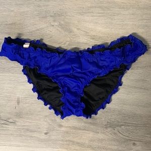 DONATED Victoria’s Secret Ruffle Scrunch Bikini Bottoms